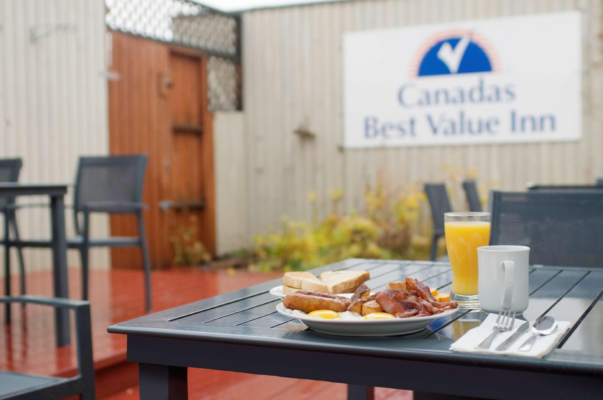 Canadas Best Value Inn- Riverview Hotel Whitehorse Exterior photo
