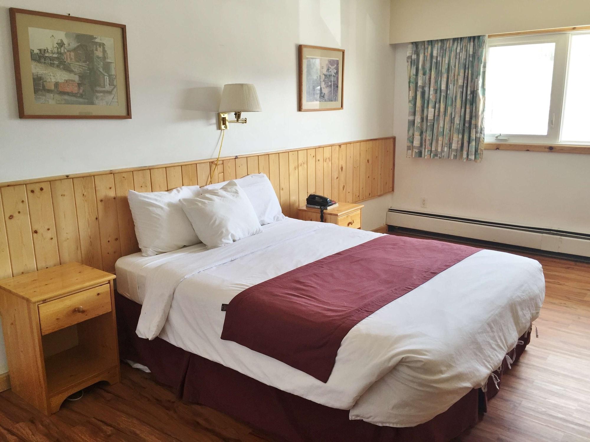Canadas Best Value Inn- Riverview Hotel Whitehorse Exterior photo
